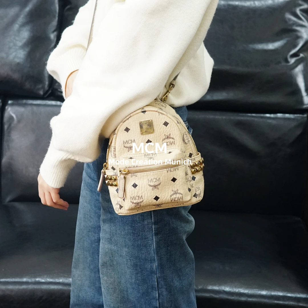 95新 MCM 米色斜挎包/FYSD12618011/8011