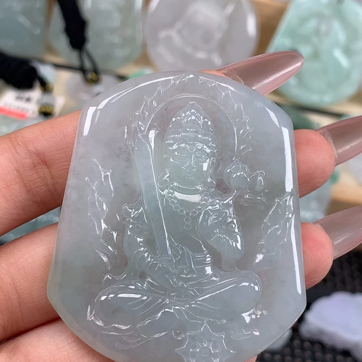 颈饰未镶嵌翡翠虚空藏