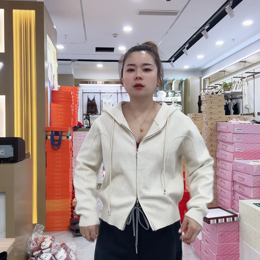 燕麦色戴帽款福利