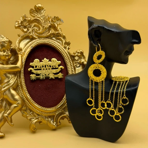 A播 8.90g 足金999 耳饰e