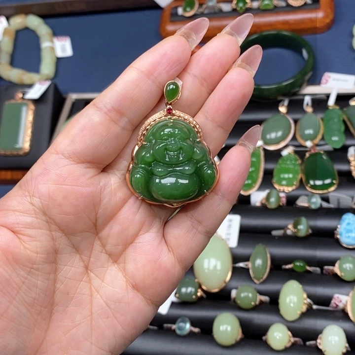 和田玉颈饰18K金镶嵌