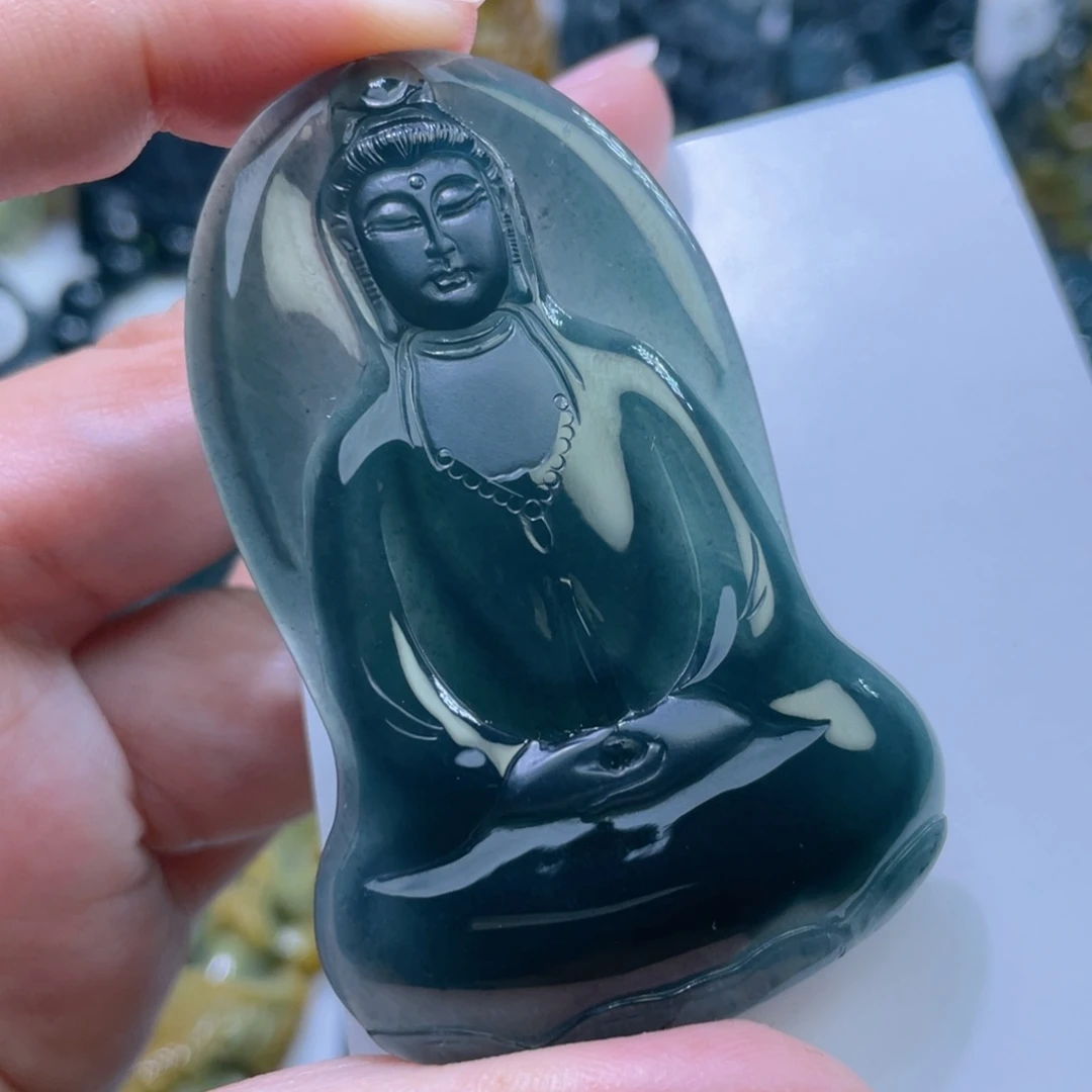 翡翠颈饰未镶嵌我****钱