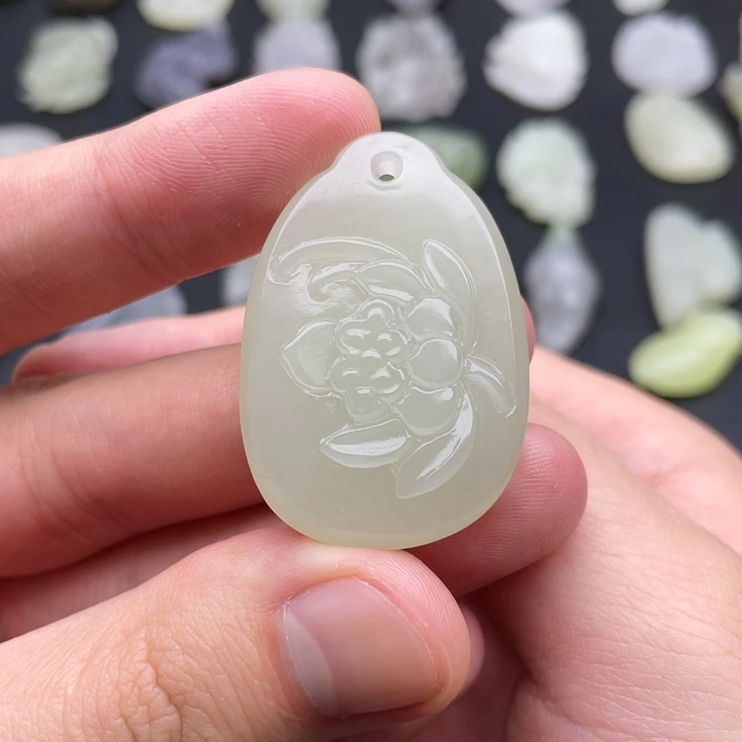 【闪购商品】颈饰未镶嵌和田玉