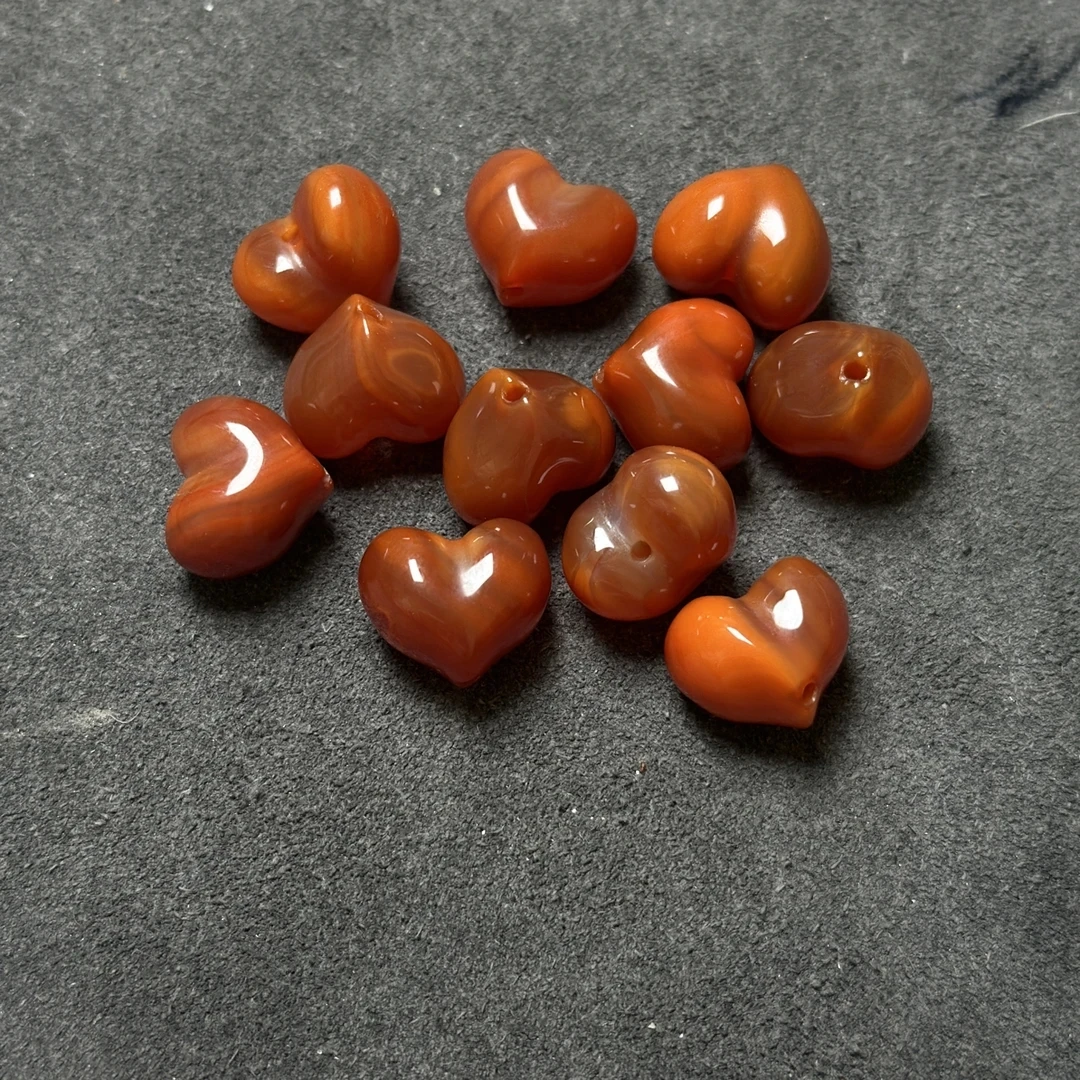 天然柿子红屁桃爱心单颗（多样性发其一）