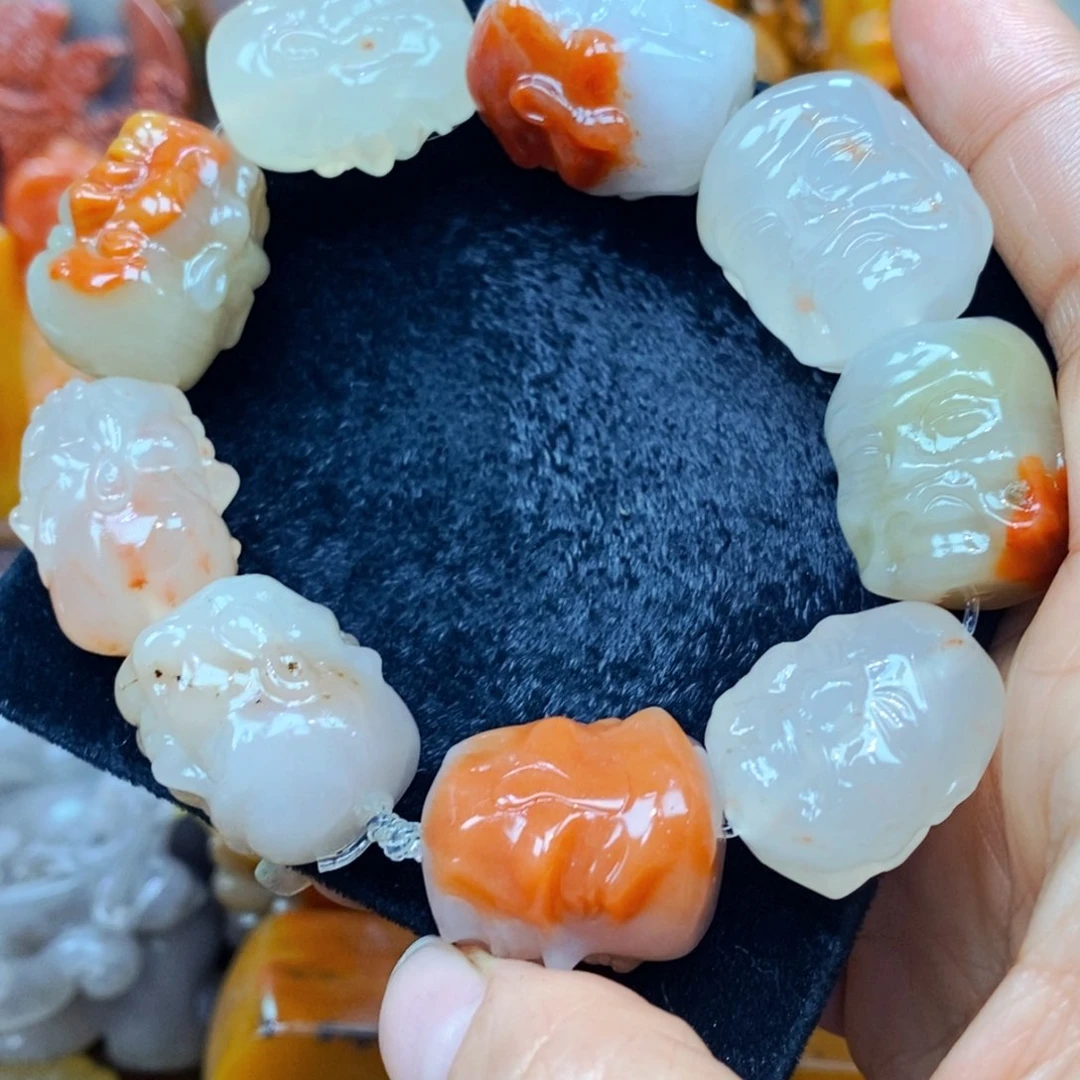 未镶嵌石英质玉（黄龙玉）颈饰