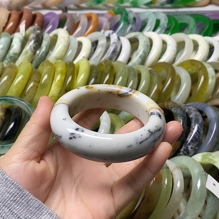 蛇纹石玉未镶嵌手镯