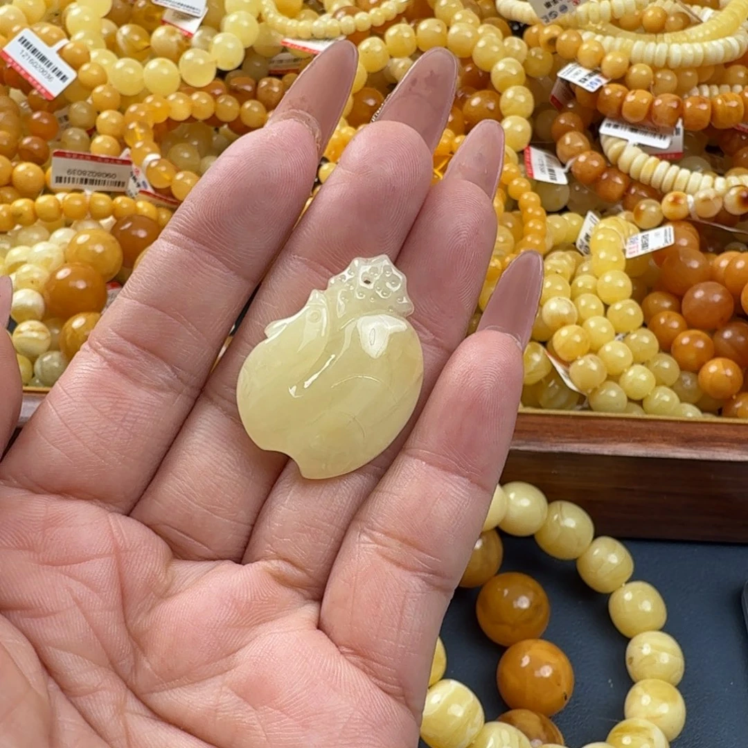 琥珀未镶嵌珠宝奇石