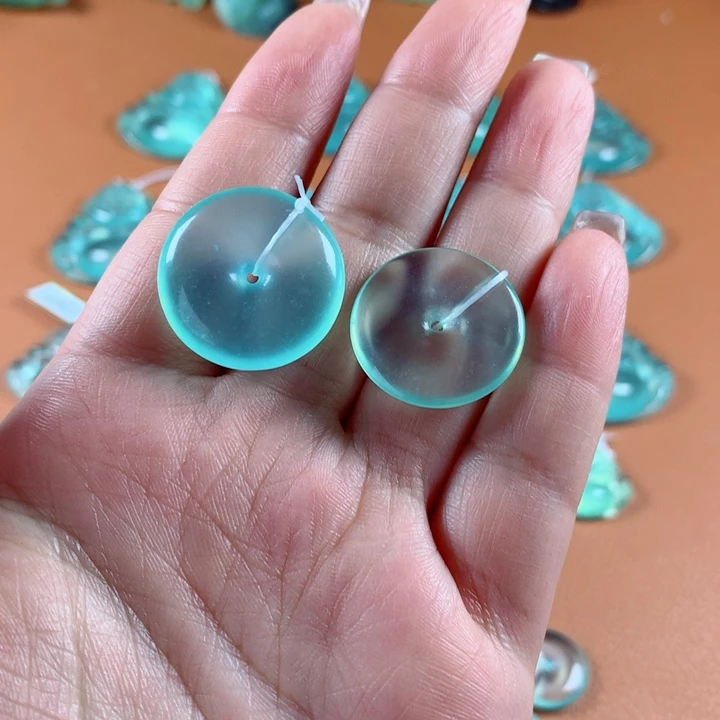 接***福蛇纹石玉未镶嵌颈饰