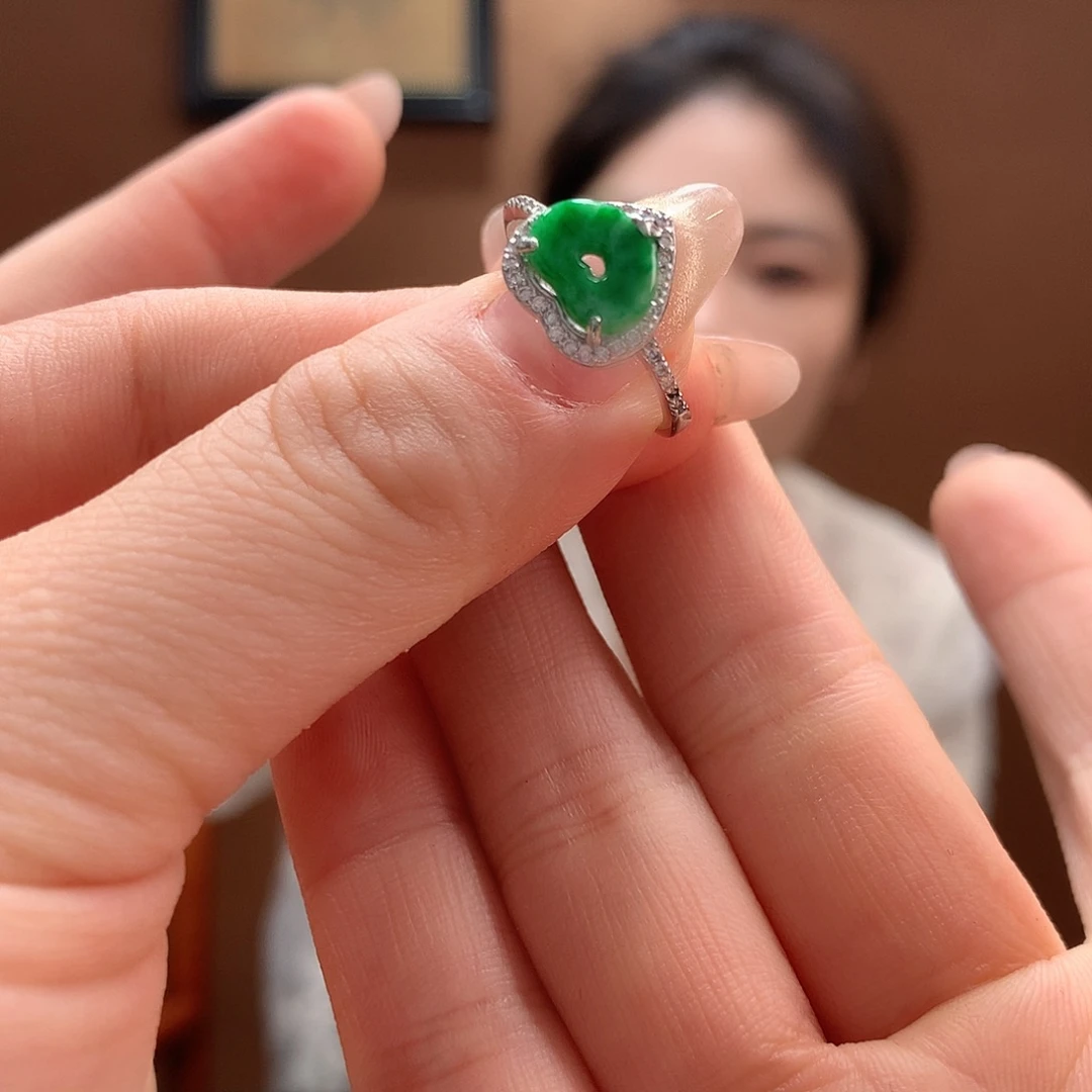 翡翠戒指银S925镶嵌戒指