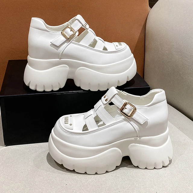 凉鞋女夏2025年新款镂空透气洞洞鞋子女百搭厚底内增高包头罗马鞋