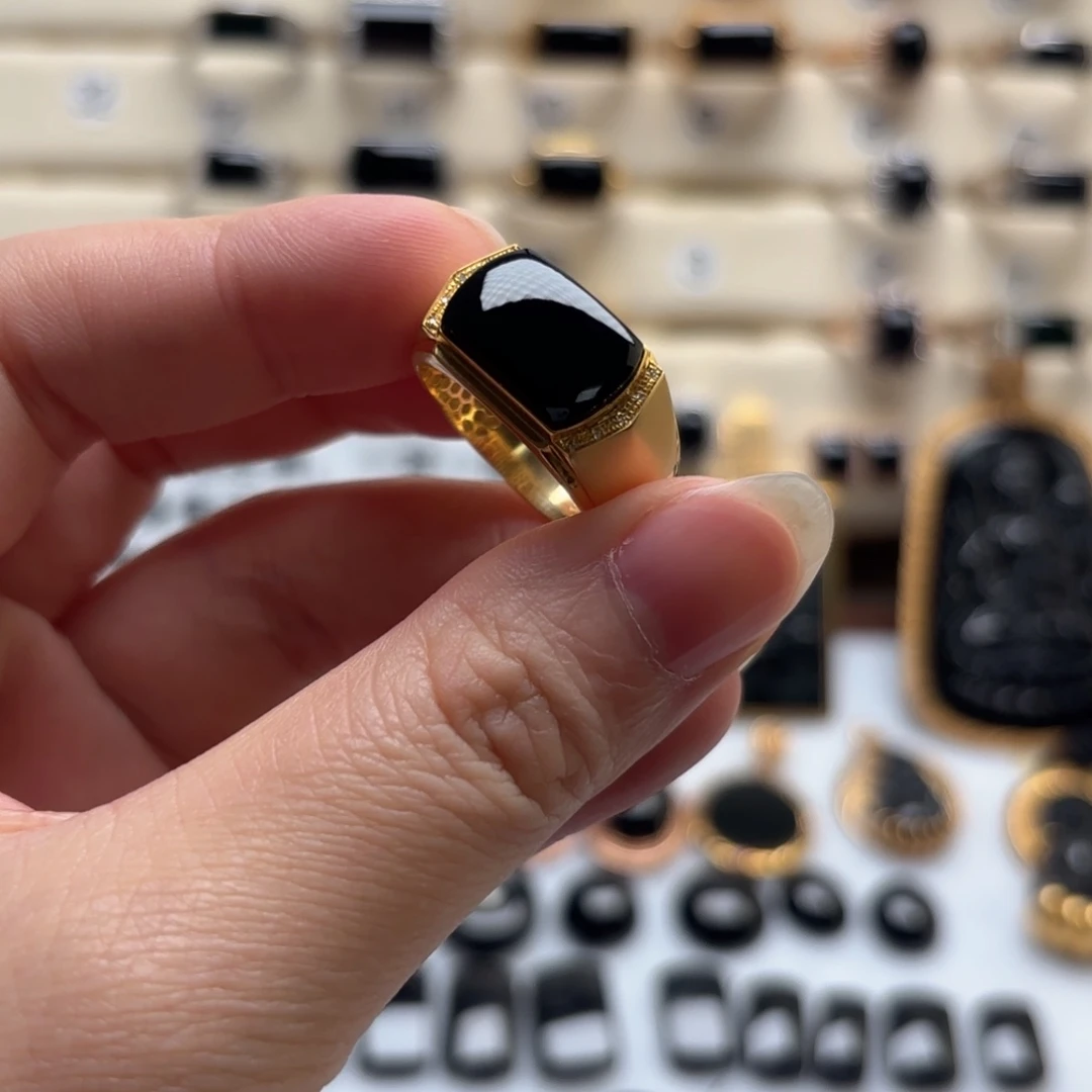 顶***针翡翠18K金镶嵌戒指缅甸翡翠