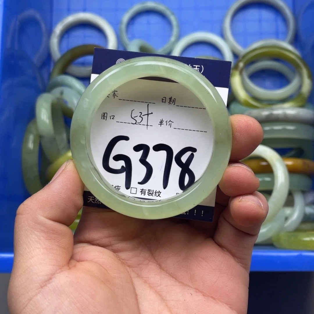 岫玉手镯手镯未镶嵌