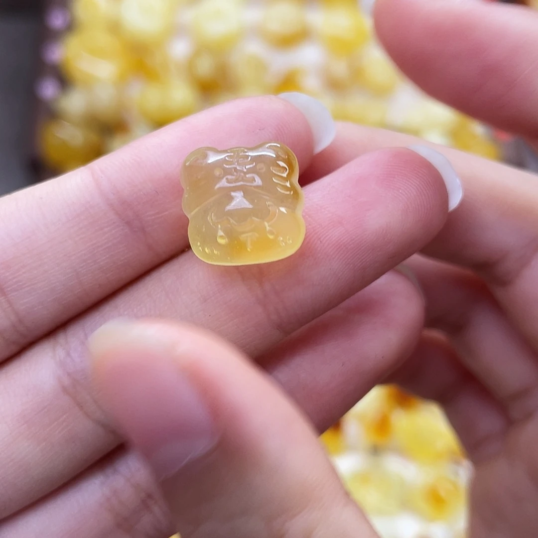 未镶嵌琥珀珠宝奇石小老虎