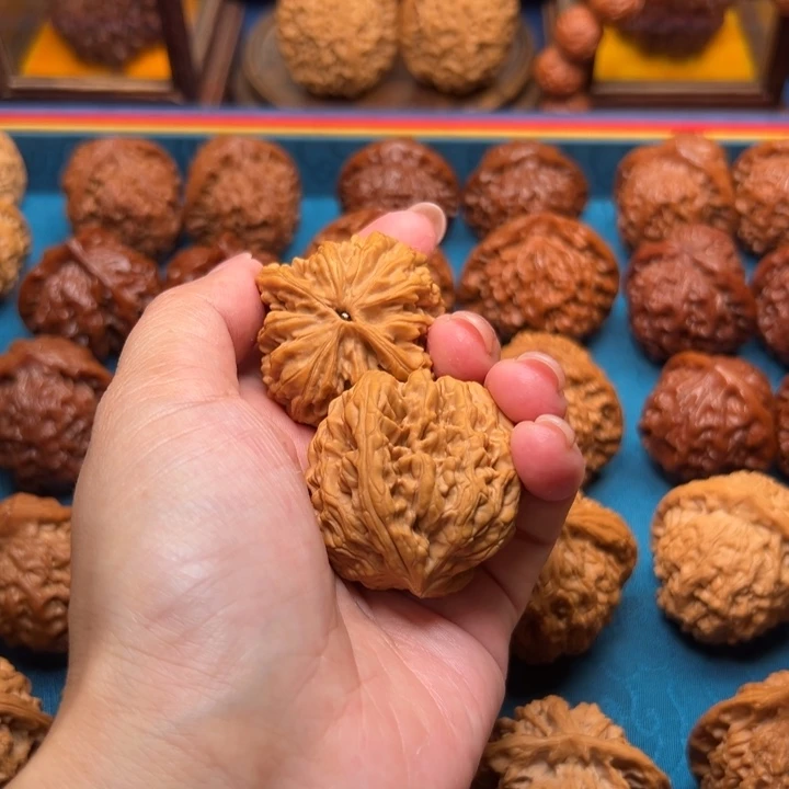 吊坠桃核王*迪好好好好好好