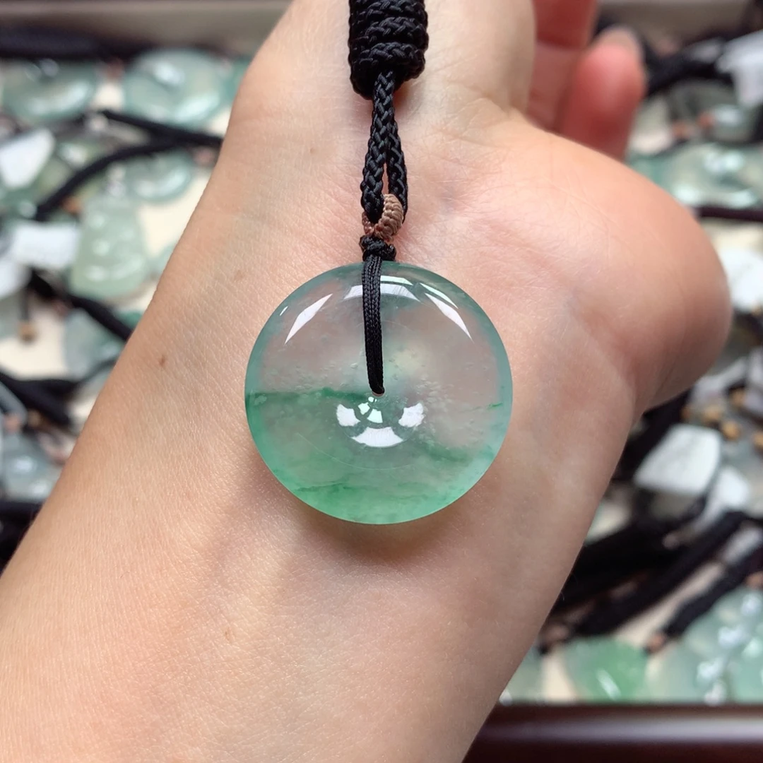 薄***嘟翡翠未镶嵌颈饰平安扣