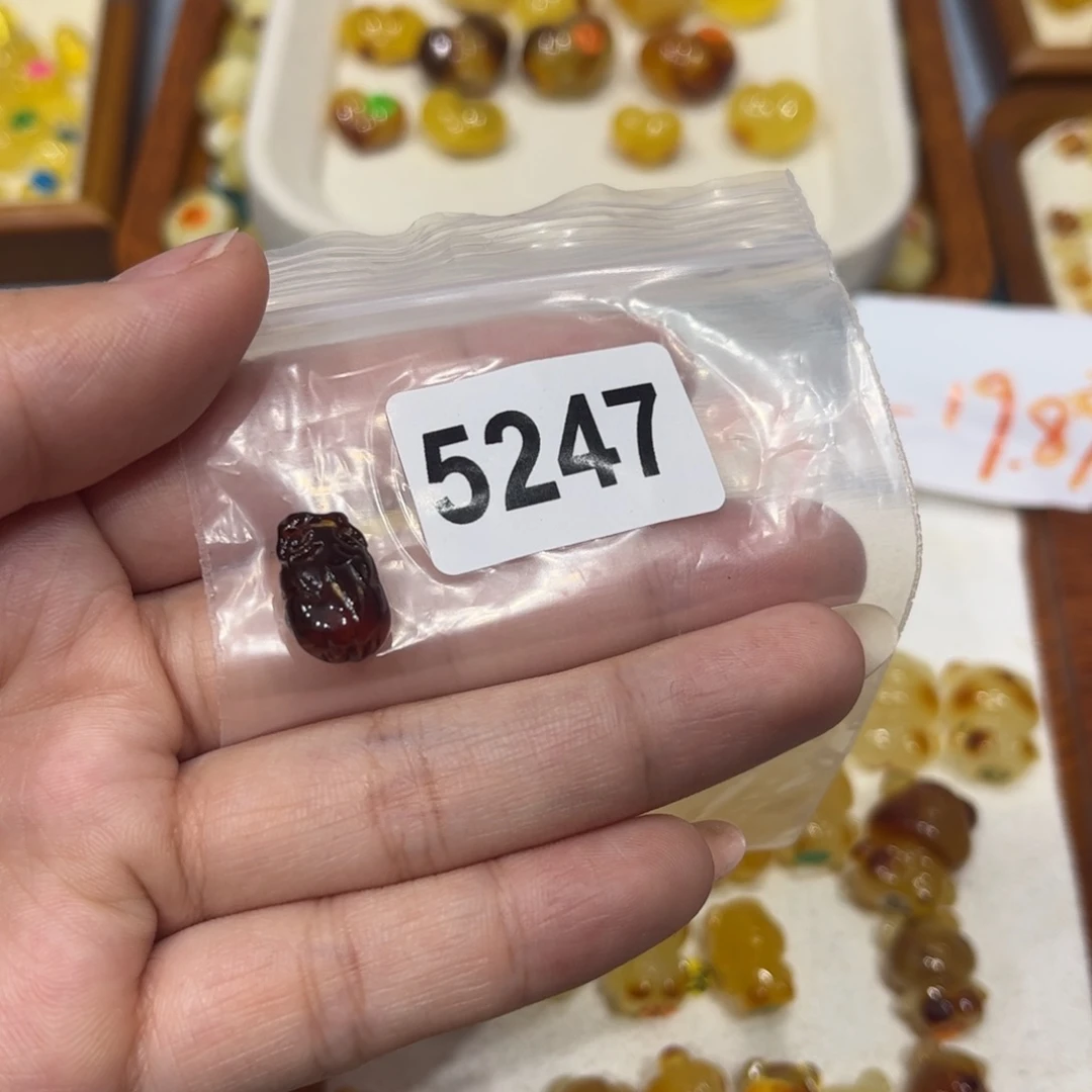 琥珀未镶嵌裸石蜜蜡