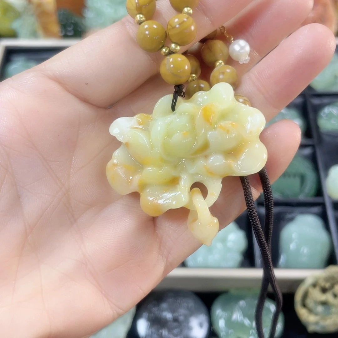 蛇纹石玉颈饰未镶嵌