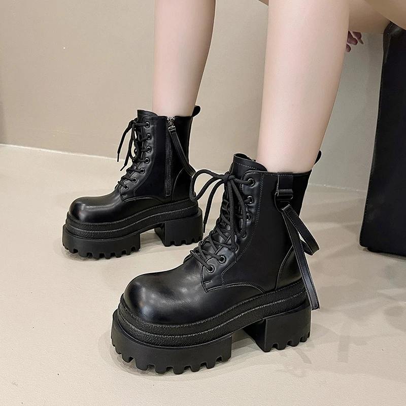 9cm小个子增高马丁靴女2025年新款秋冬英伦风流行厚底短靴