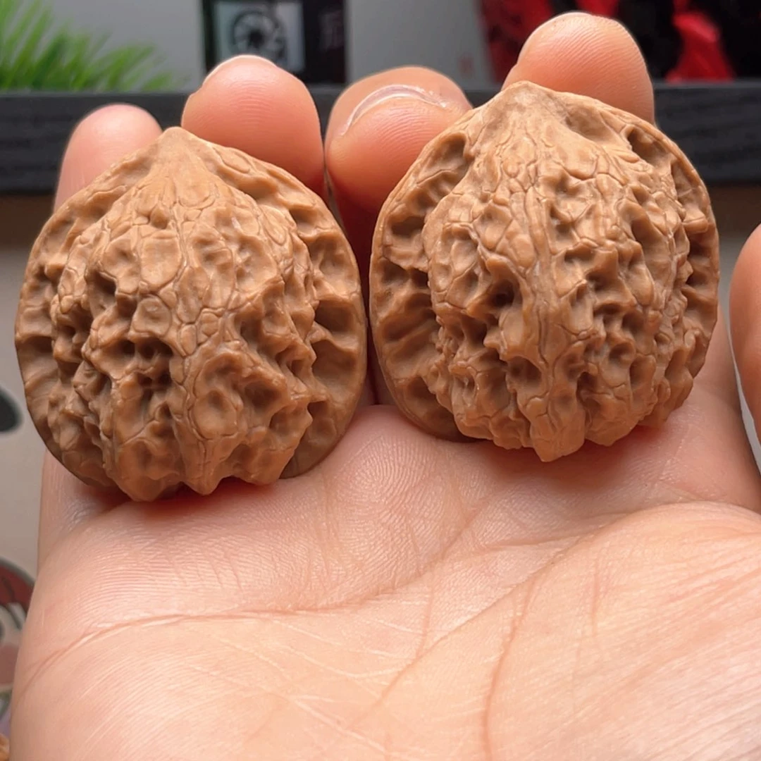 桃核吊坠37玉玲珑