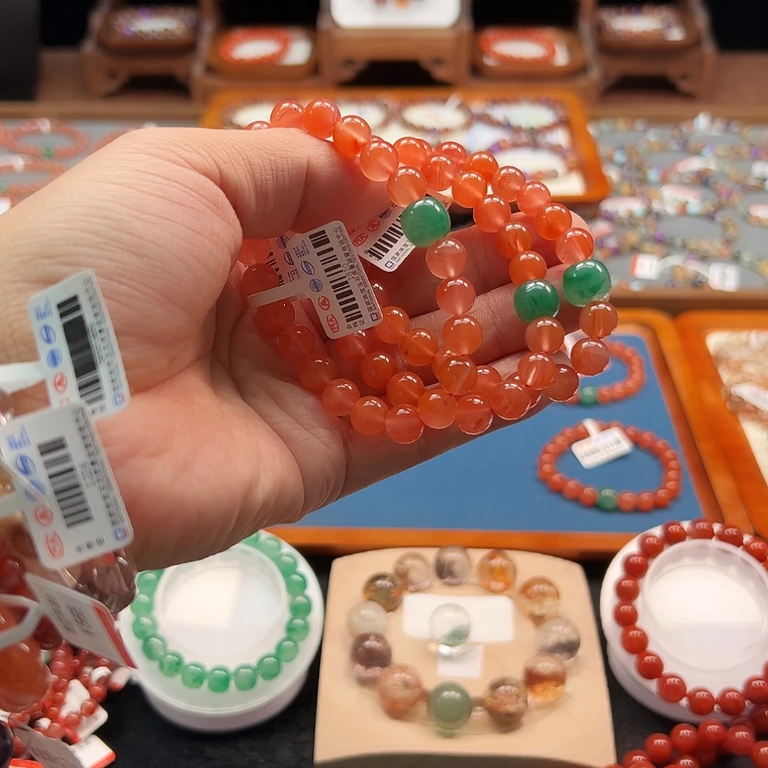 H****南红玛瑙未镶嵌手链