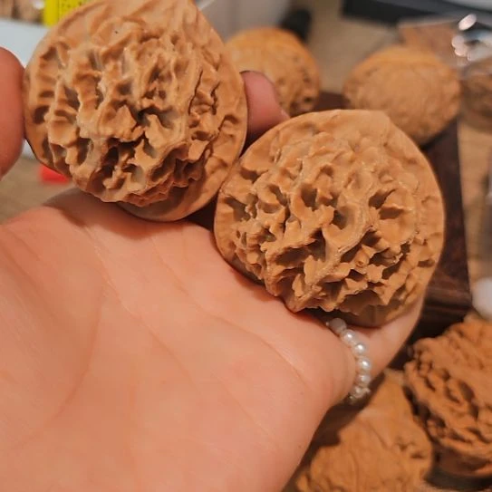 文玩核桃吊坠50帝王