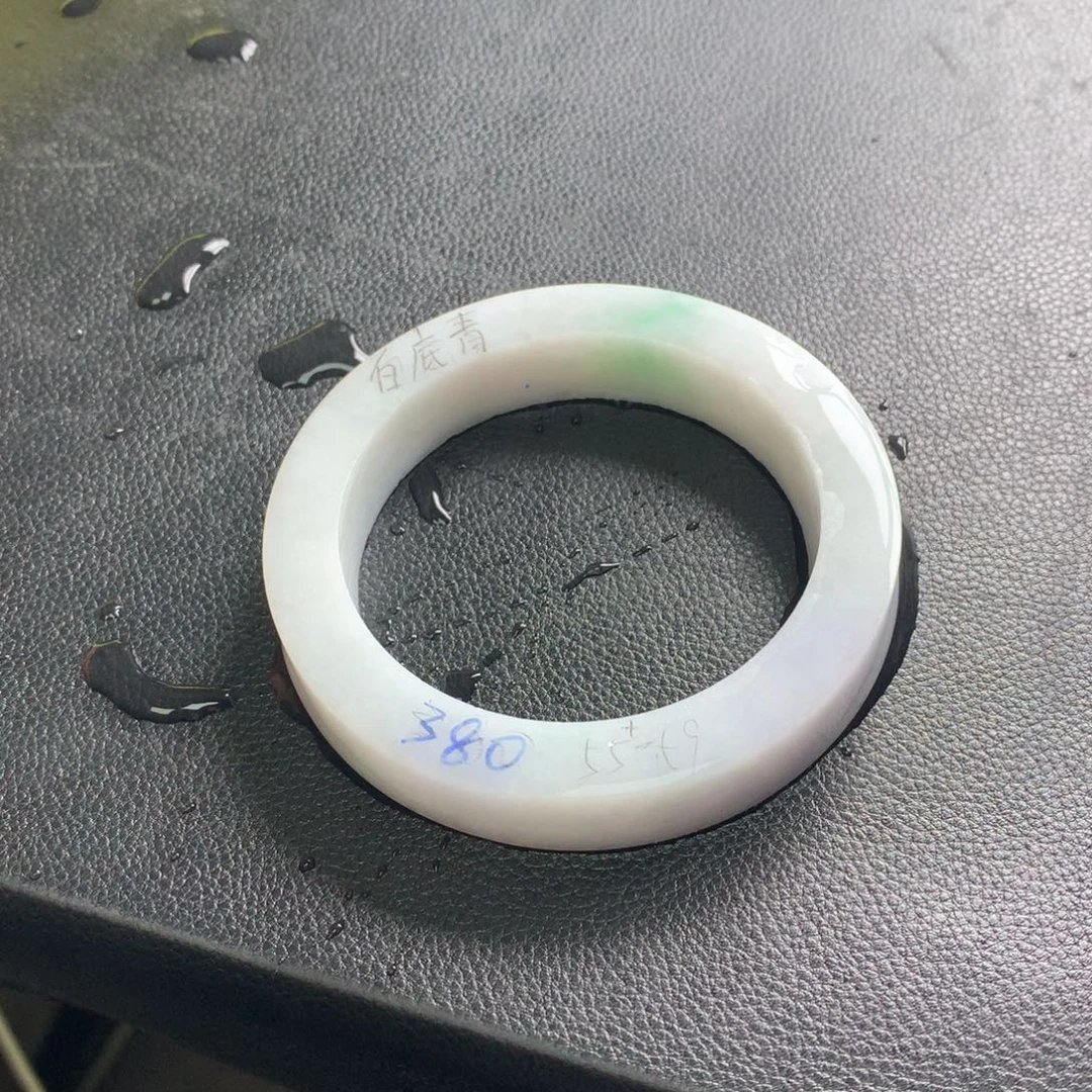定制翡翠未镶嵌手镯