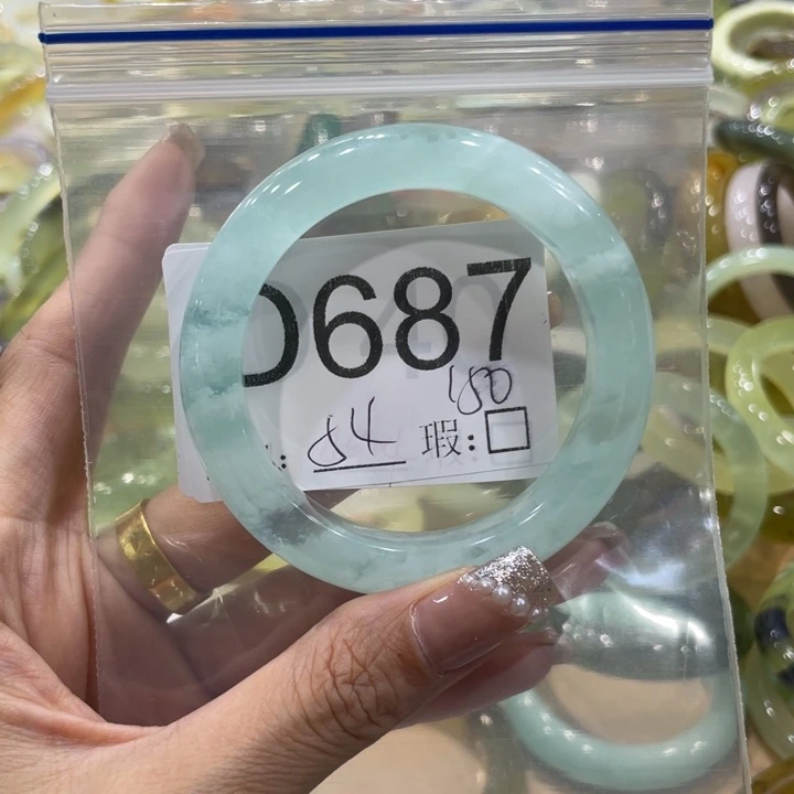 未镶嵌蛇纹石玉手镯付**笑