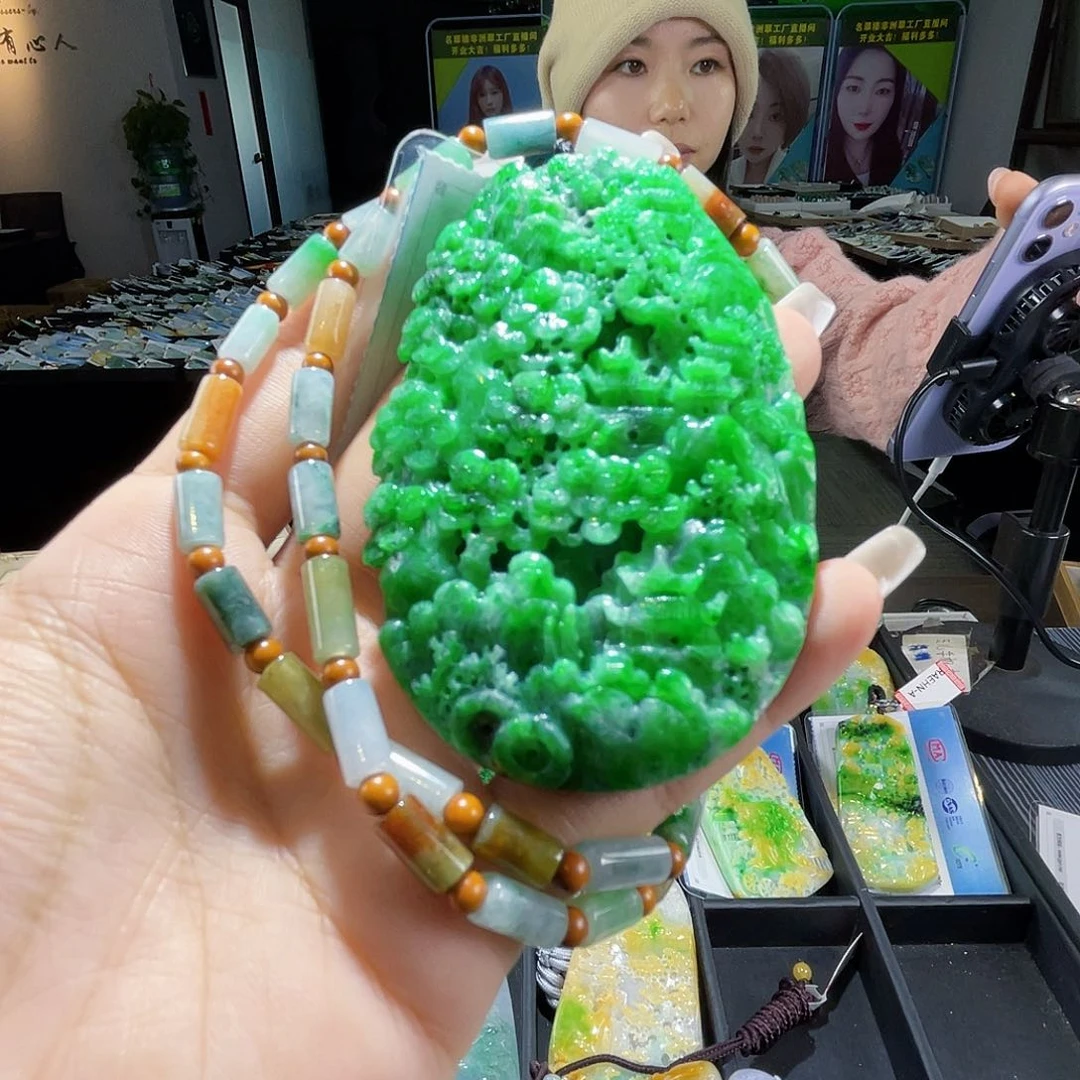 颈饰未镶嵌翡翠一