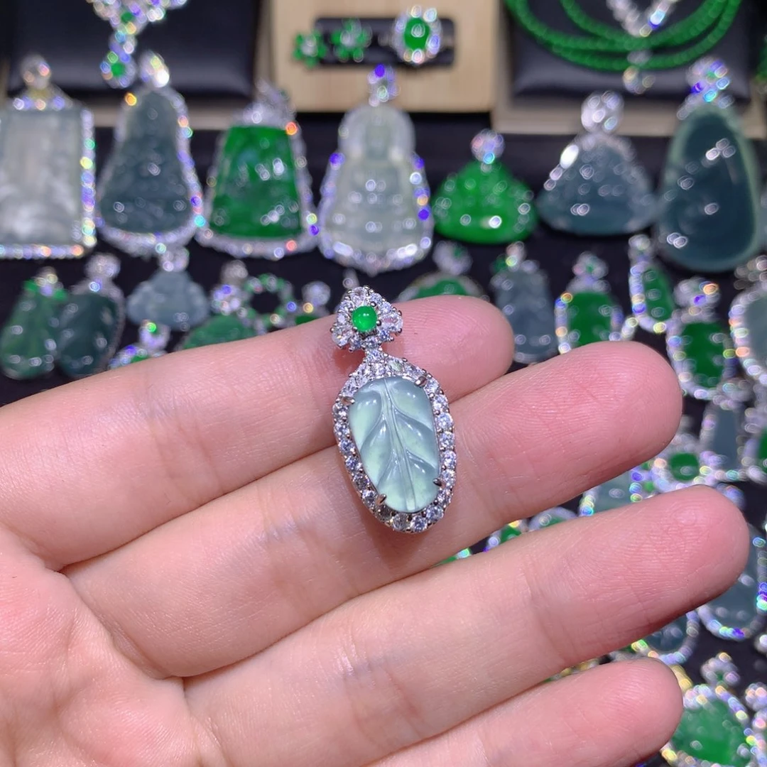 三***淼翡翠未镶嵌吊坠(赠链)