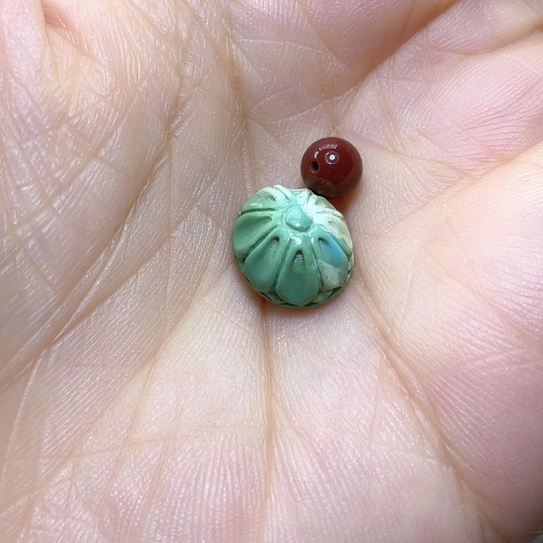 南红玛瑙配饰未镶嵌