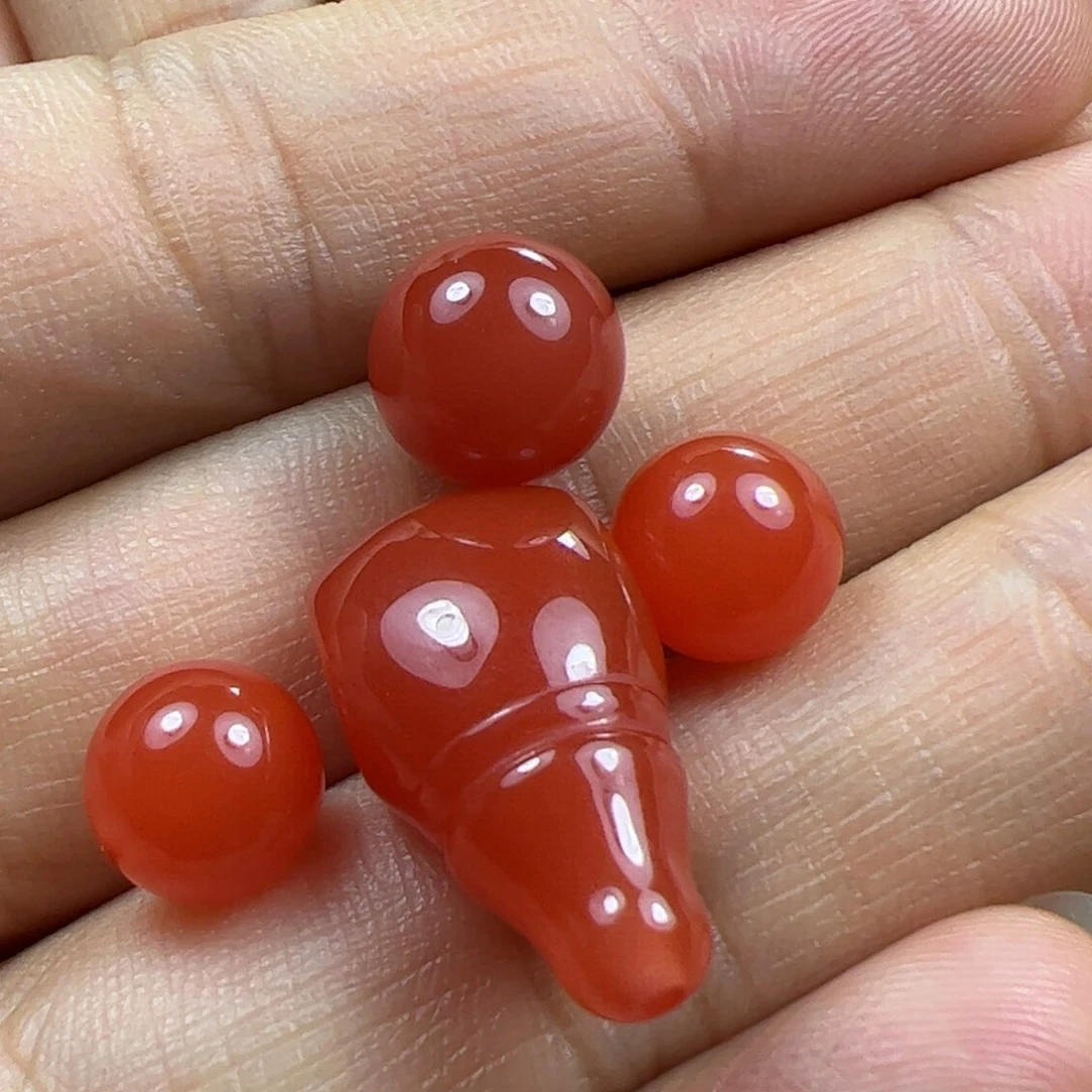 南红玛瑙珠子未镶嵌不*忍