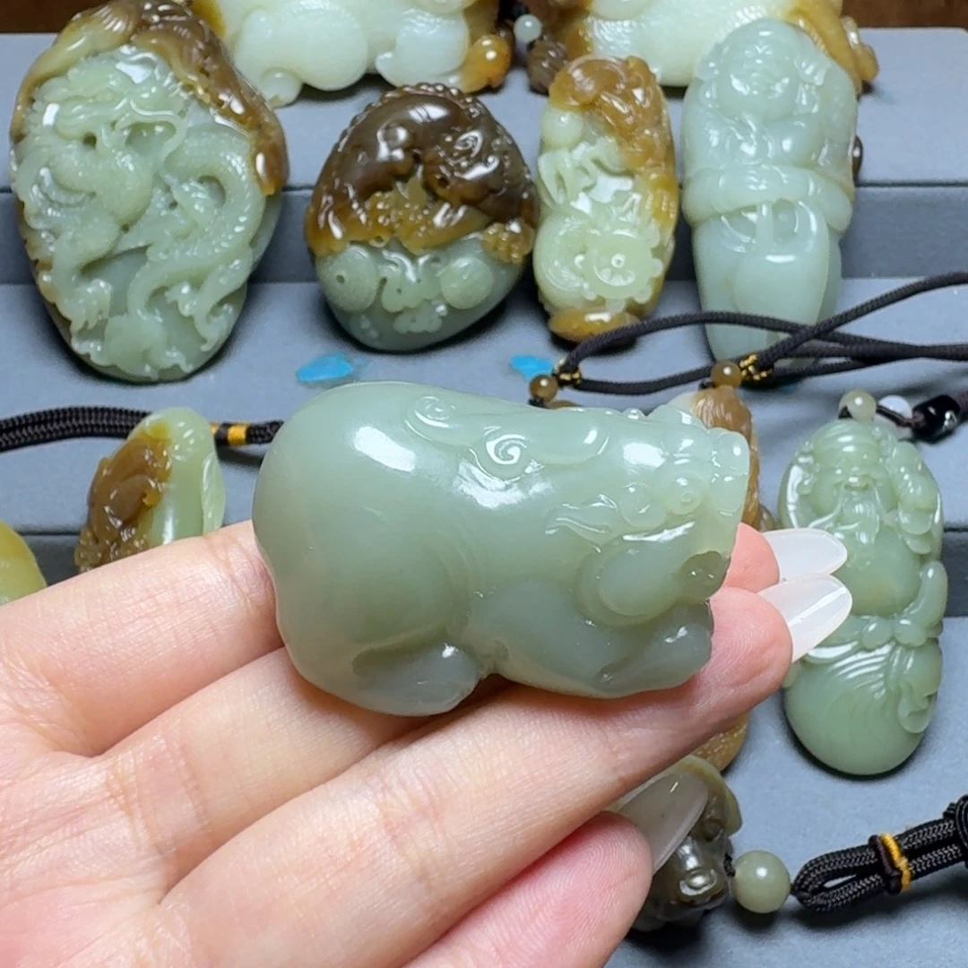 和田玉未镶嵌颈饰
