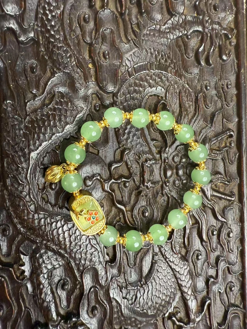 【闪购商品】绿绿镶嵌滴血菩提手串