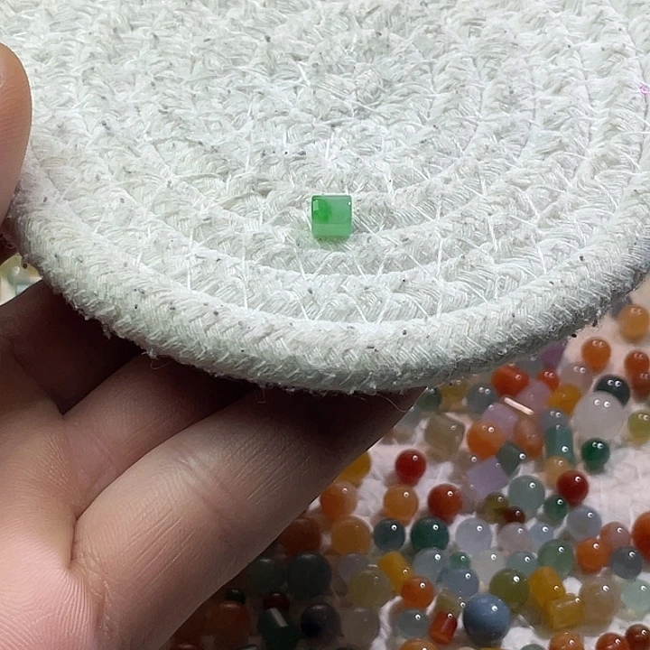 翡翠散珠未镶嵌定制翡翠桶珠卡5.5*5.5