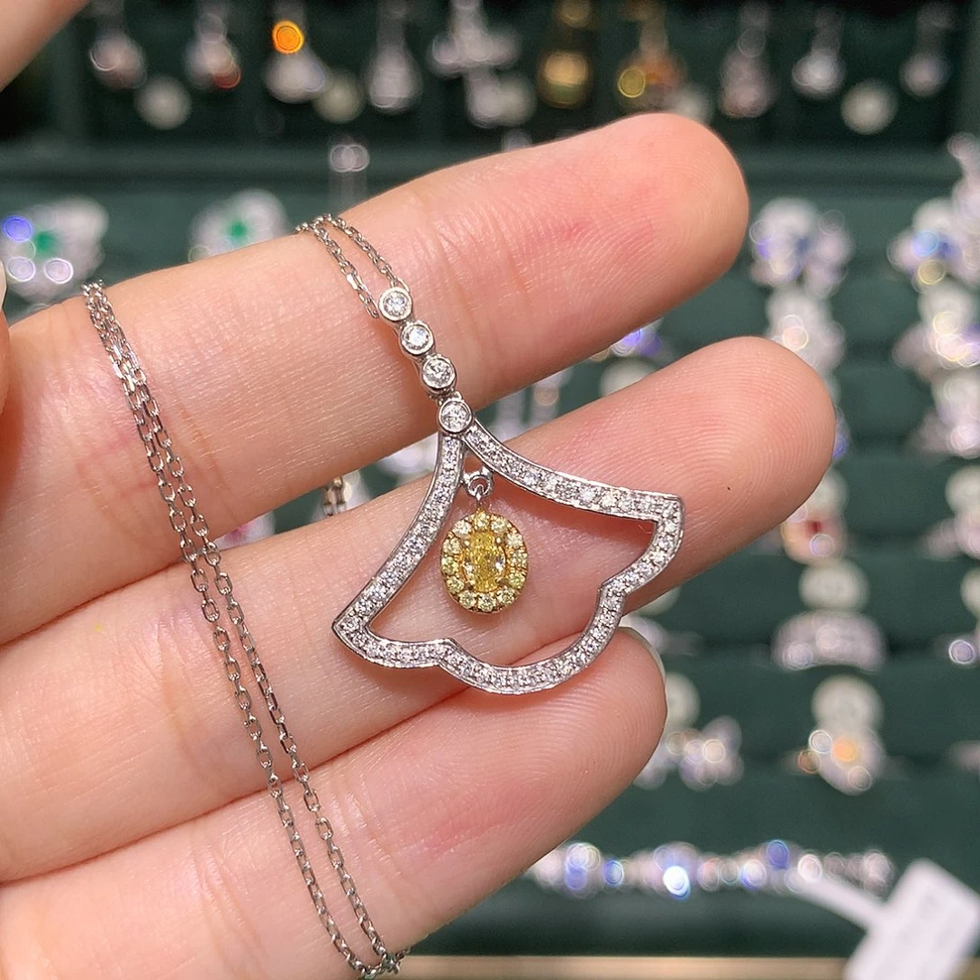 颈饰18K金镶嵌钻石