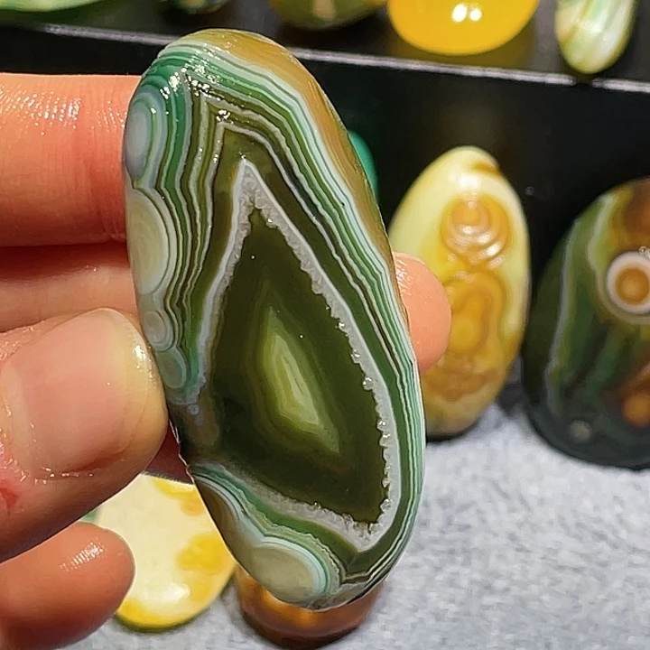 玛瑙/玉髓未镶嵌珠宝奇石