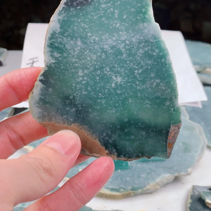 翡翠颈饰未镶嵌翡翠材料1