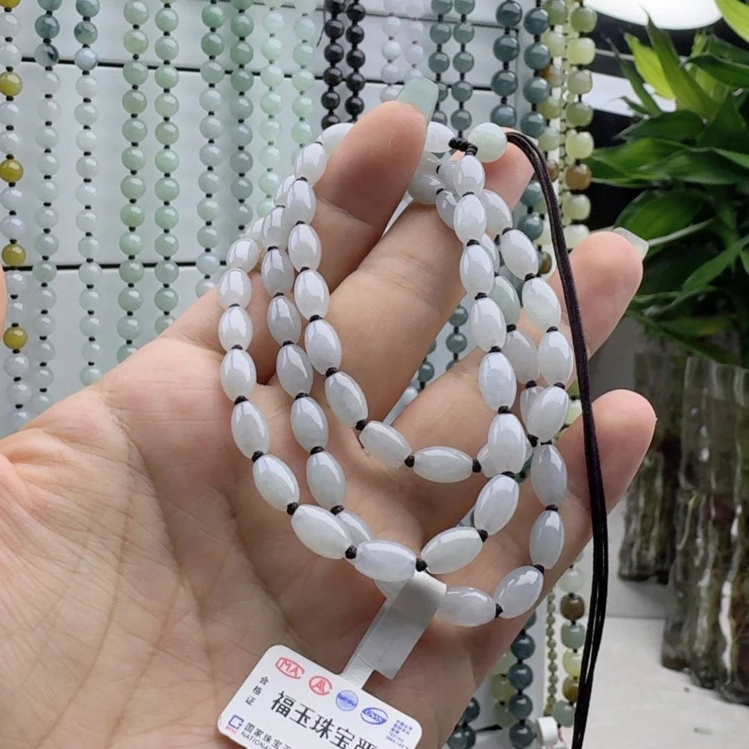 翡翠未镶嵌颈饰@****人