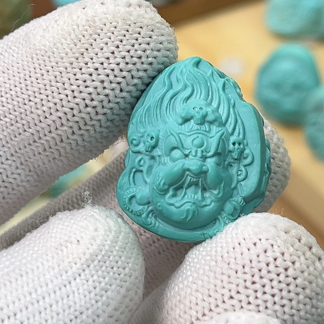 拿***捏绿松石未镶嵌配饰