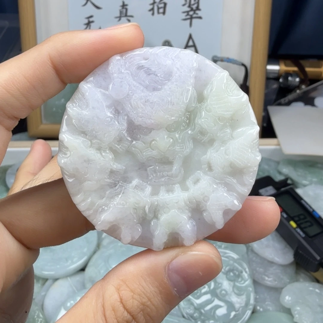 翡翠挂件未镶嵌翡翠