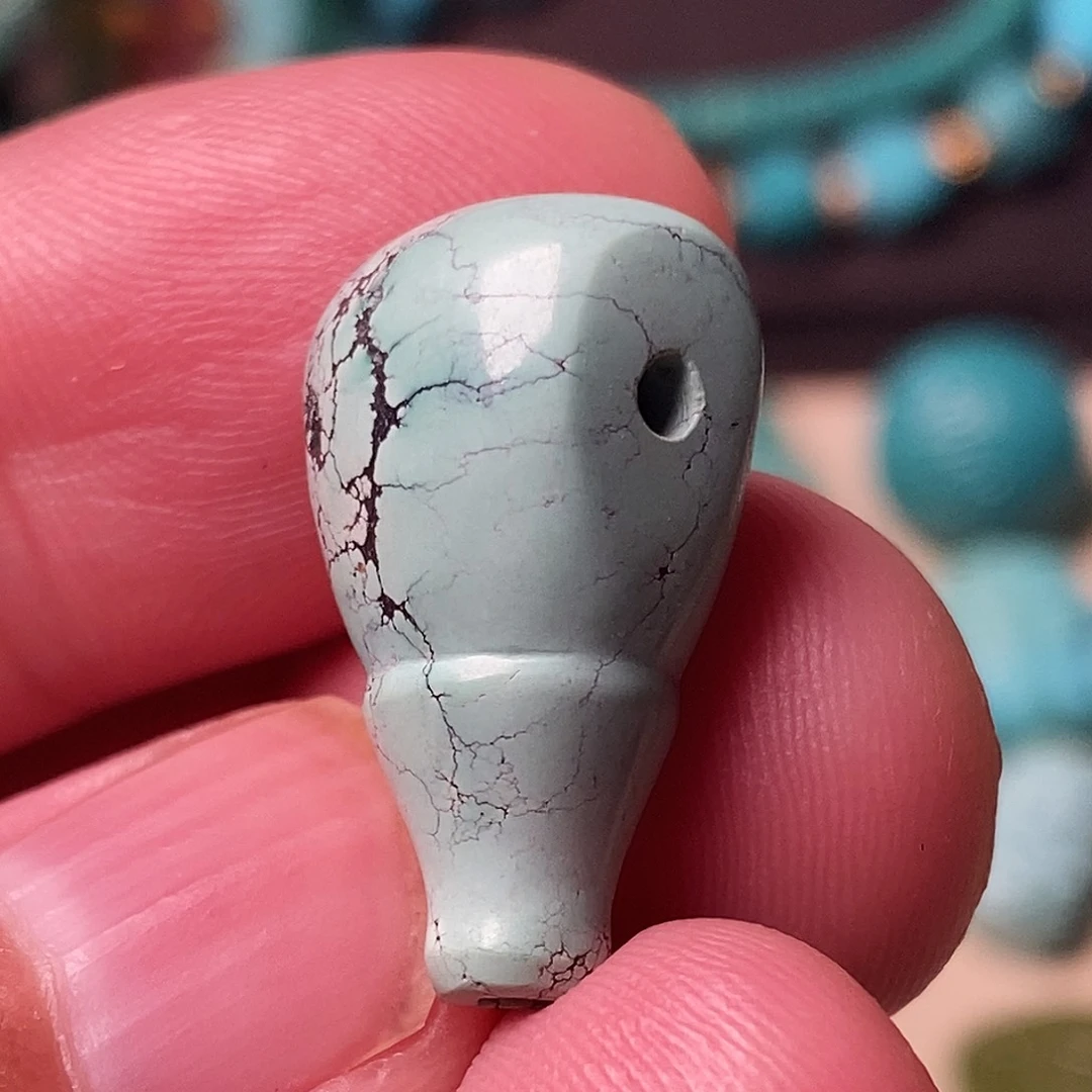 绿松石未镶嵌颈饰