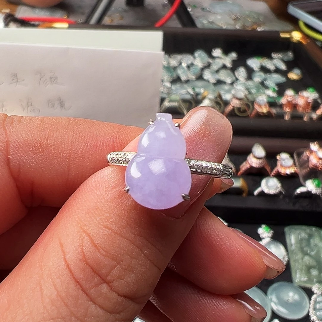 翡翠18K金镶嵌颈饰戒指