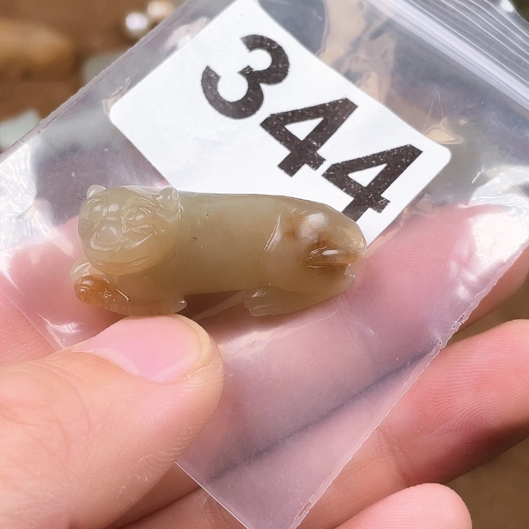 和田玉（糖玉）未镶嵌颈饰