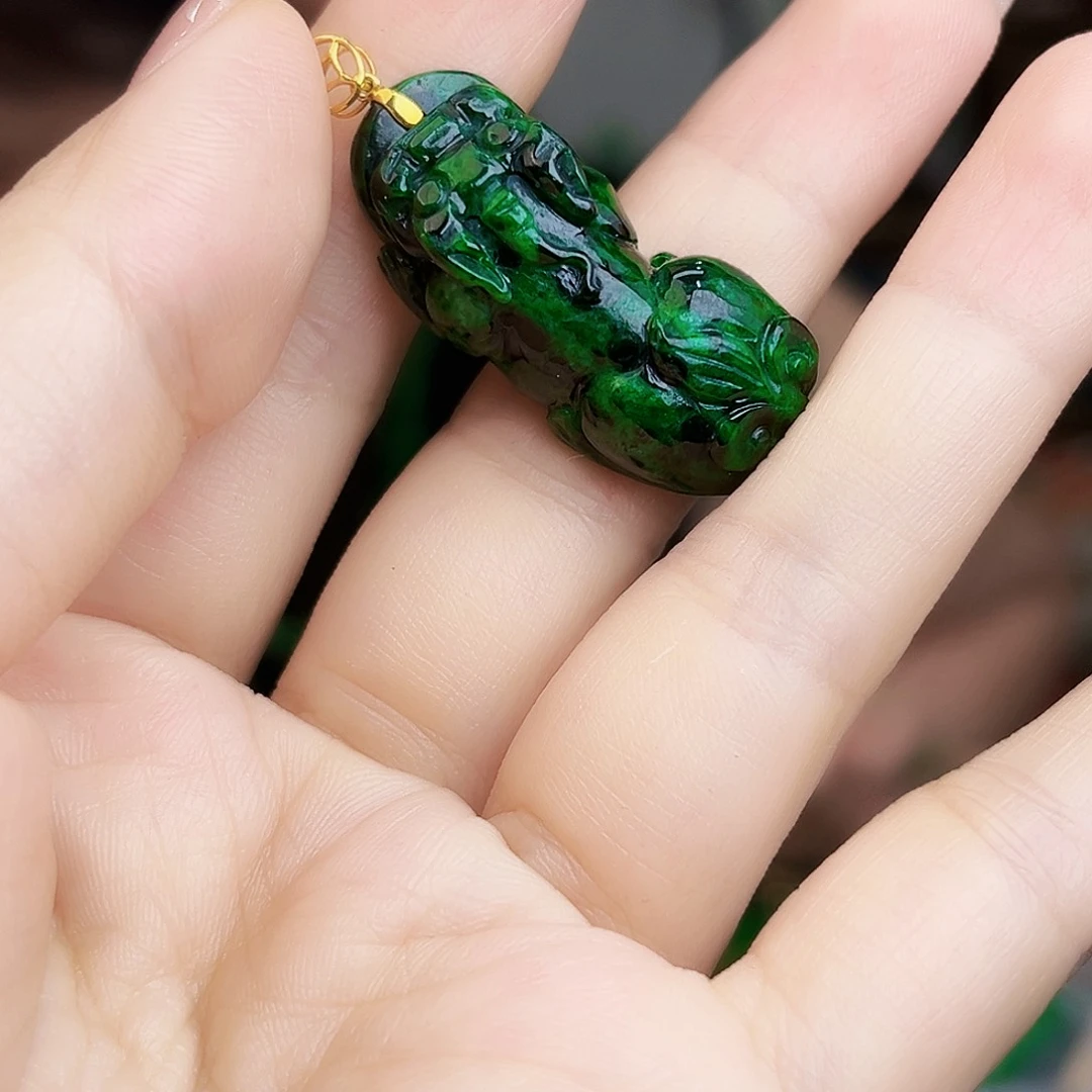 翡翠18K金镶嵌颈饰多样性