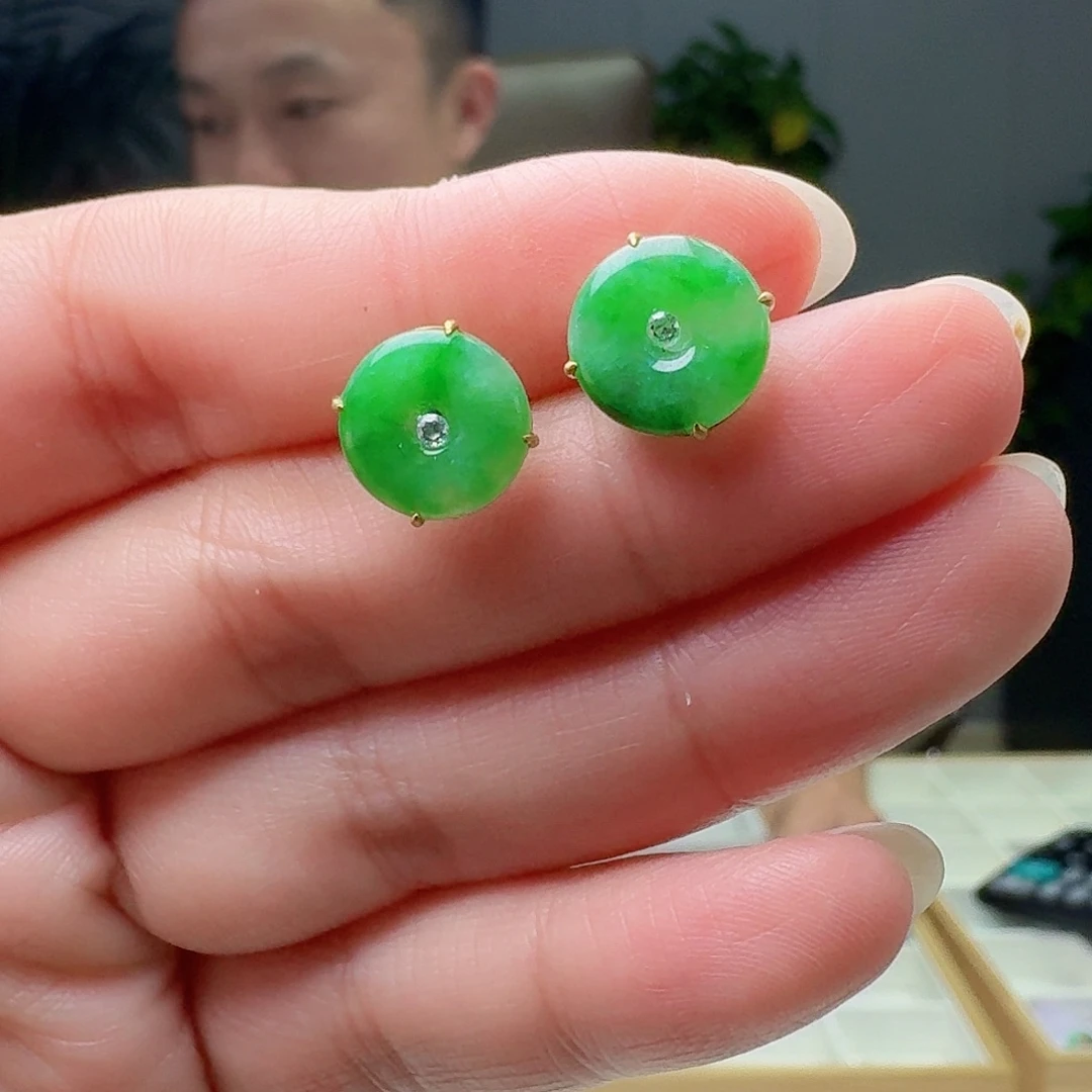 翡翠18K金镶嵌耳饰天然