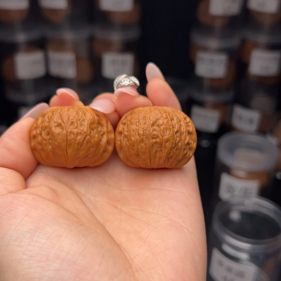 文玩核桃吊坠F**?铁锤