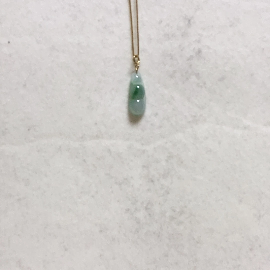 翡翠颈饰18K金镶嵌简单