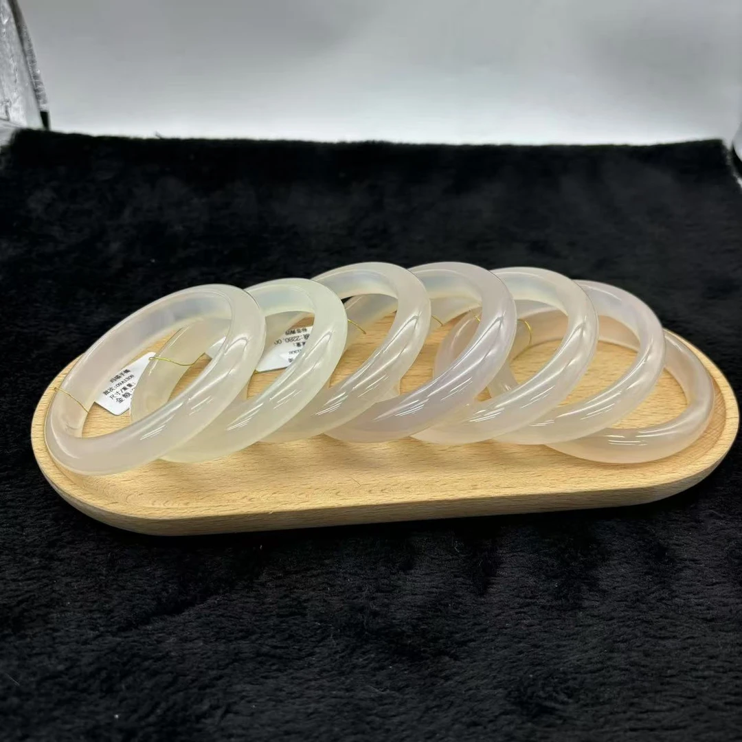 老卢珠宝香槟色玛瑙手镯精美气质款多样性发货其一