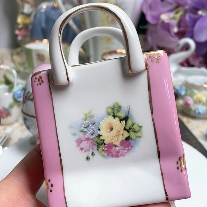 瓷片摆件，摆件，摆件。摆件摆件。