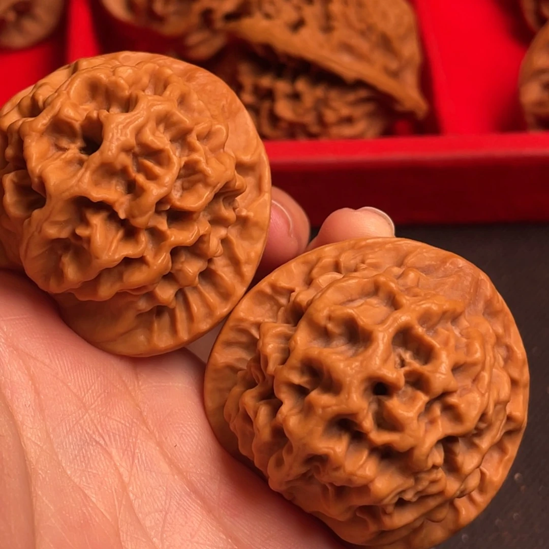 文玩核桃吊坠秦岭野生核桃